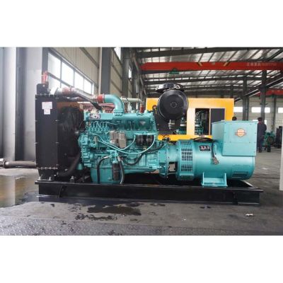 100kw東方紅柴油發(fā)電機組-東方紅6缸柴油機LR6A3L-DA柴油發(fā)電機組,缸徑/行程：105/125mm,柴油發(fā)電機組水冷發(fā)動機功率120KW,柴油發(fā)電機組配套馬拉松斯坦福發(fā)電機。廠價直銷歡迎選購：13773399855。