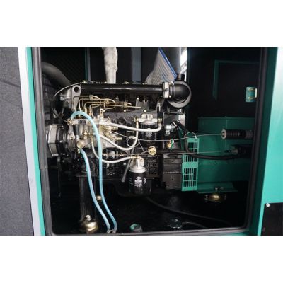 20kw揚(yáng)動(dòng)柴油發(fā)電機(jī)組-揚(yáng)動(dòng)4缸柴油機(jī)YND485ZLD柴油發(fā)電機(jī)組,缸徑/行程：85/95mm,柴油發(fā)電機(jī)組水冷發(fā)動(dòng)機(jī)功率25KW,柴油發(fā)電機(jī)組配套馬拉松斯坦福發(fā)電機(jī)。廠價(jià)直銷歡迎選購：13773399855。