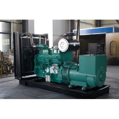 500kw重慶康明斯柴油發電機組-重慶康明斯6缸柴油機KTAA19-G6柴油發電機組,缸徑/行程：159/159mm,柴油發電機組水冷發動機功率570KW,柴油發電機組配套馬拉松斯坦福發電機。廠價直銷歡迎選購：13773399855。
