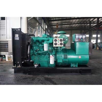 25KW玉柴柴油發(fā)電機(jī)組-玉柴4缸柴油機(jī)YCD4N23H8-45,柴油發(fā)電機(jī)組缸徑/行程：93/103mm,柴油發(fā)電機(jī)組水冷發(fā)動(dòng)機(jī)功率33KW,柴油發(fā)電機(jī)組配套馬拉松斯坦福發(fā)電機(jī)。廠價(jià)直銷歡迎選購：13773399855。