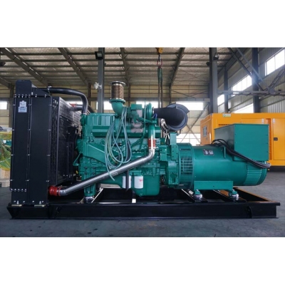 300kw玉柴柴油發電機組-玉柴6缸柴油機YC6MJ500L-D21柴油發電機組,缸徑/行程：131/145mm,柴油發電機組水冷發動機功率367kW,柴油發電機組配套馬拉松斯坦福發電機。廠價直銷歡迎選購：13773399855。